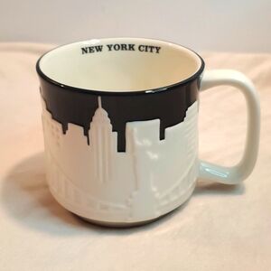 Starbucks New York city bone China 2010 wide mug / coffee cup
